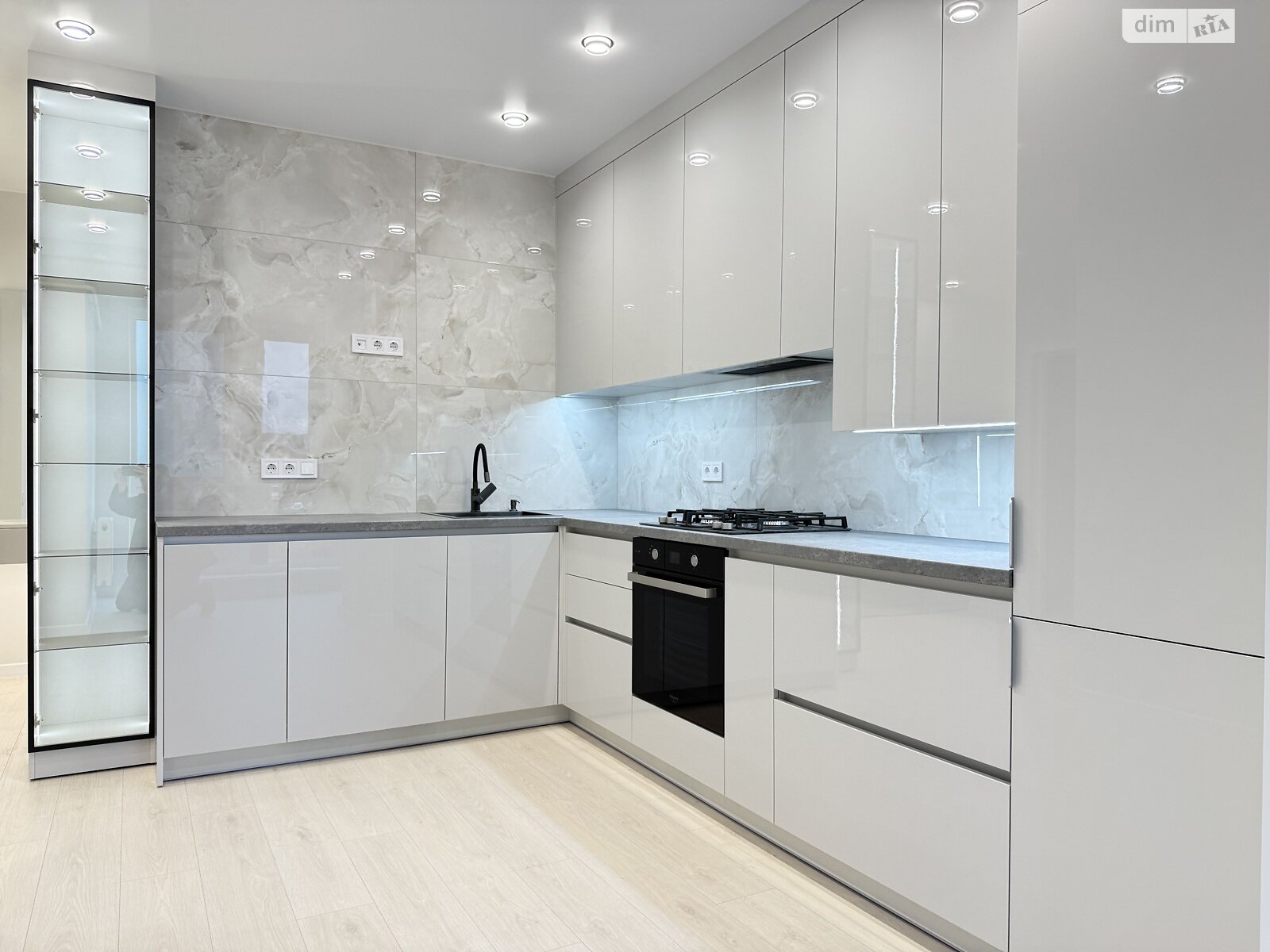 Продажа двухкомнатной квартиры в Ровно, на ул. Студенческая 24А, район Счастливое фото 1