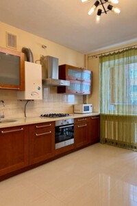 Продаж двокімнатної квартири в Рівному, на вул. Коновальця Євгена 34, район Північний фото 2