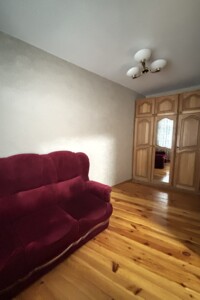 Продаж трикімнатної квартири в Рівному, на вул. Коновальця Євгена 10, район Північний фото 2