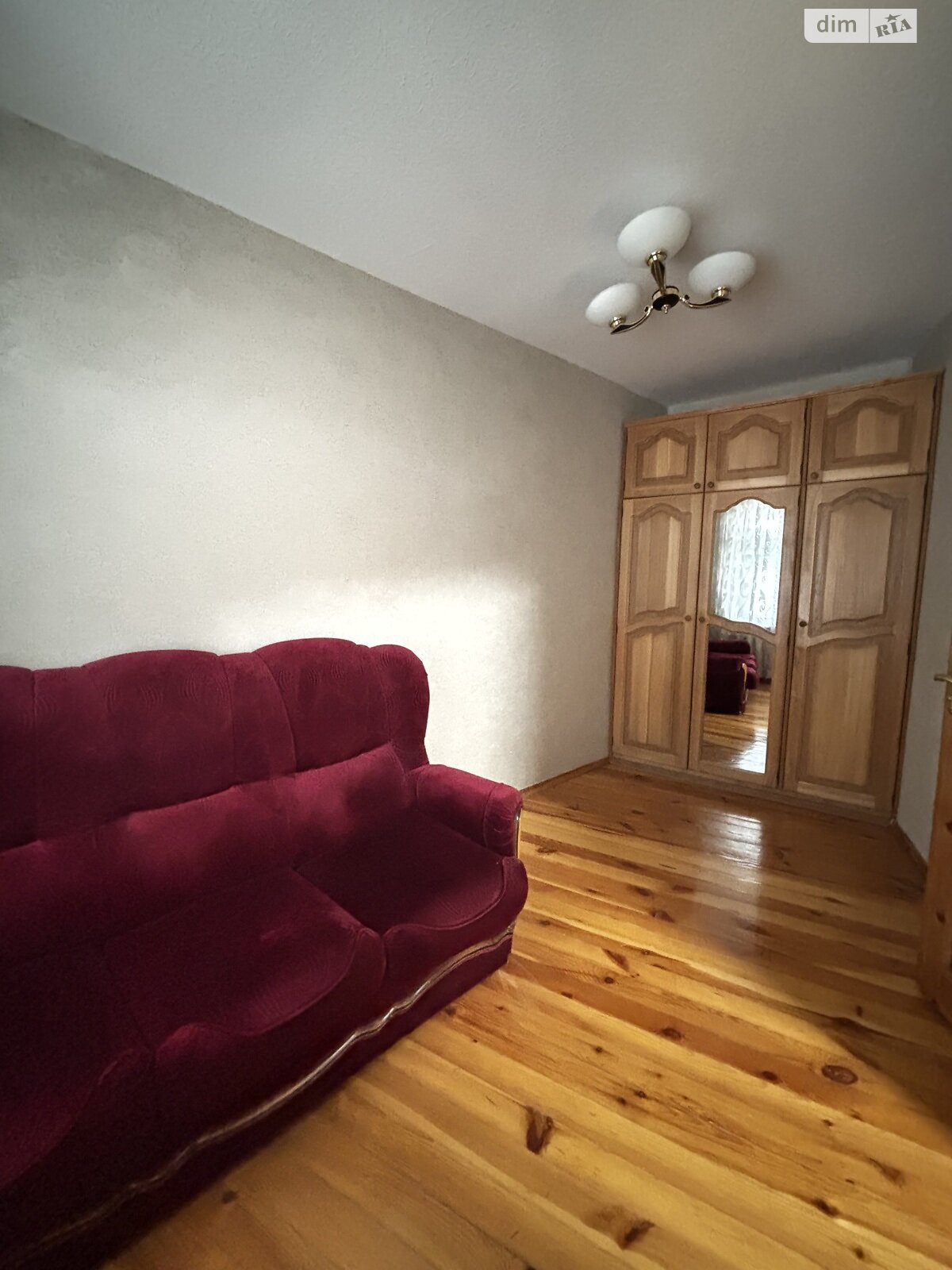 Продаж трикімнатної квартири в Рівному, на вул. Коновальця Євгена 10, район Північний фото 1