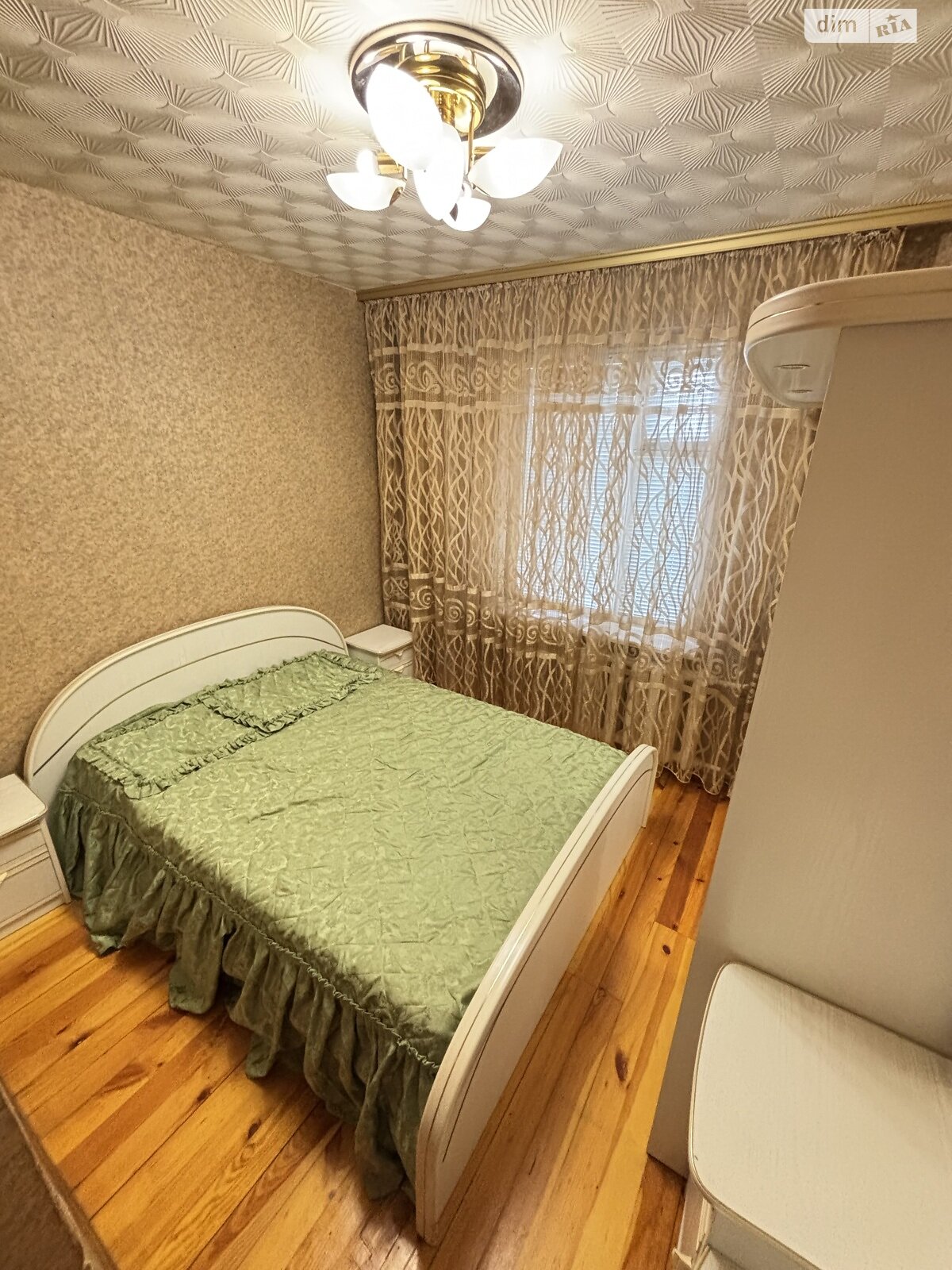 Продаж трикімнатної квартири в Рівному, на вул. Коновальця Євгена 10, район Північний фото 1