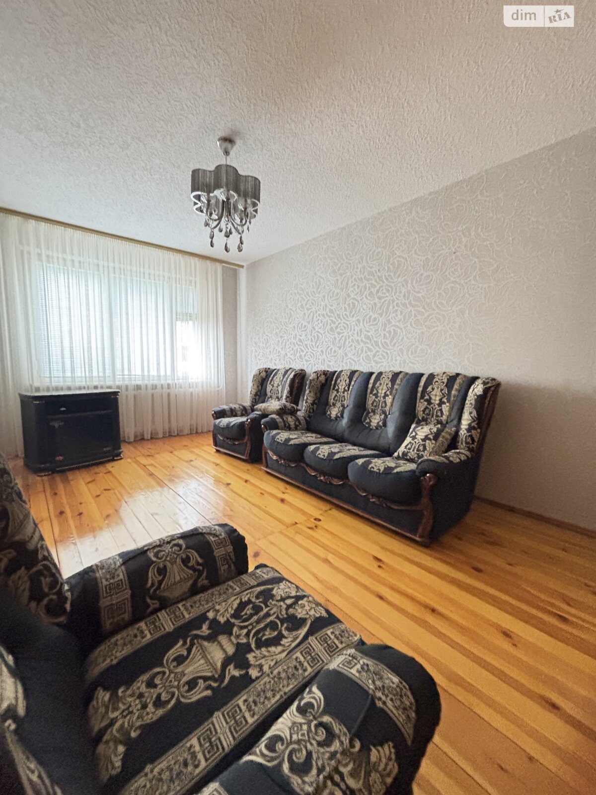 Продаж трикімнатної квартири в Рівному, на вул. Коновальця Євгена 10, район Північний фото 1