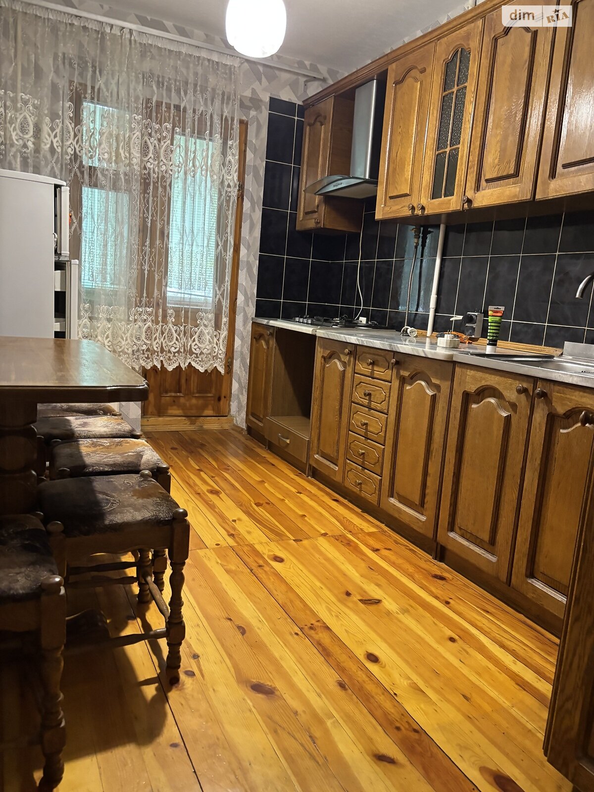 Продаж трикімнатної квартири в Рівному, на вул. Коновальця Євгена 10, район Північний фото 1