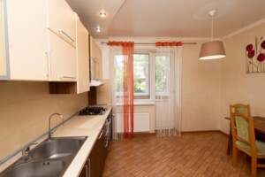 Продаж чотирикімнатної квартири в Рівному, на вул. Коновальця Євгена 44, район Північний фото 2 Продаж чотирикімнатної квартири в Рівному, на вул. Коновальця Євгена 44, район Північний фото 2