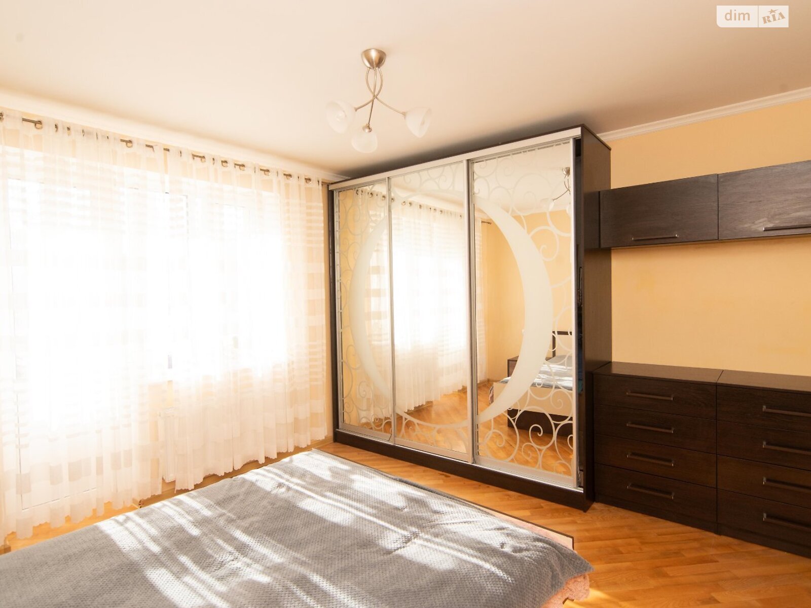 Продаж чотирикімнатної квартири в Рівному, на вул. Коновальця Євгена 44, район Північний фото 1 Продаж чотирикімнатної квартири в Рівному, на вул. Коновальця Євгена 44, район Північний фото 1