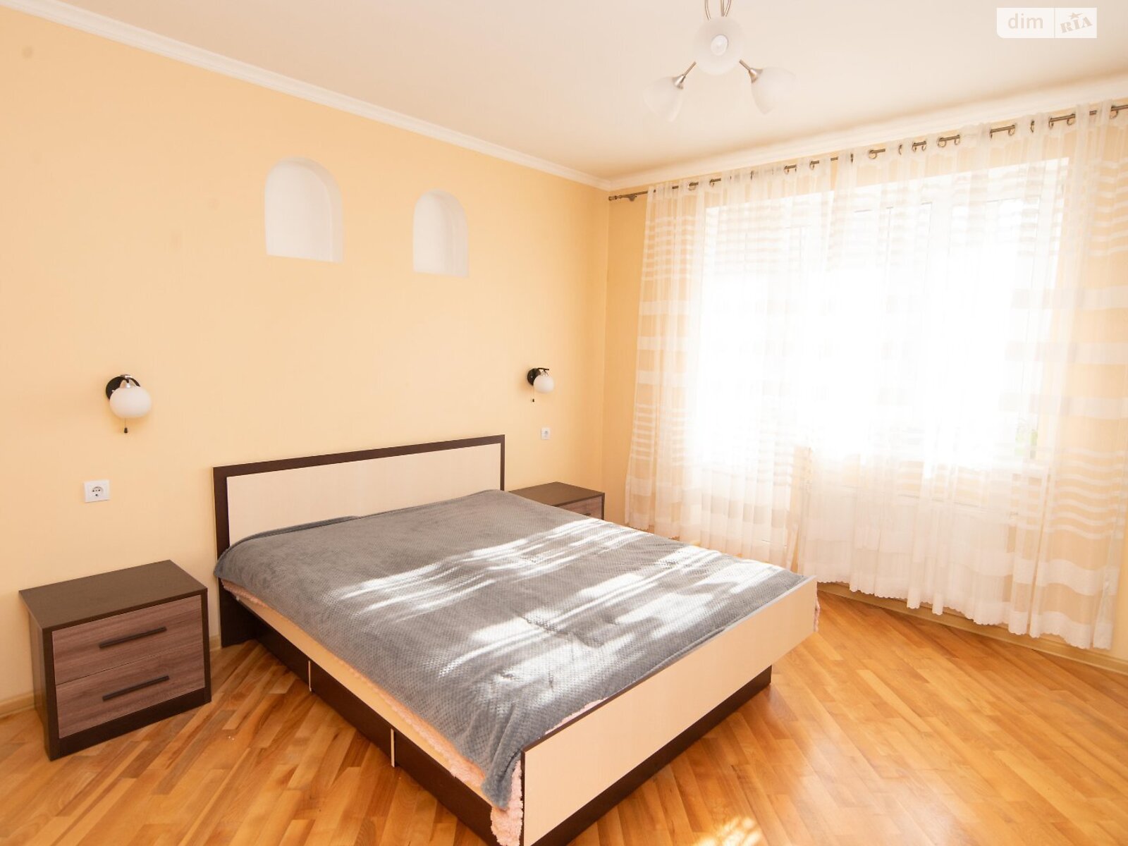 Продаж чотирикімнатної квартири в Рівному, на вул. Коновальця Євгена, район Північний фото 1 Продаж чотирикімнатної квартири в Рівному, на вул. Коновальця Євгена, район Північний фото 1