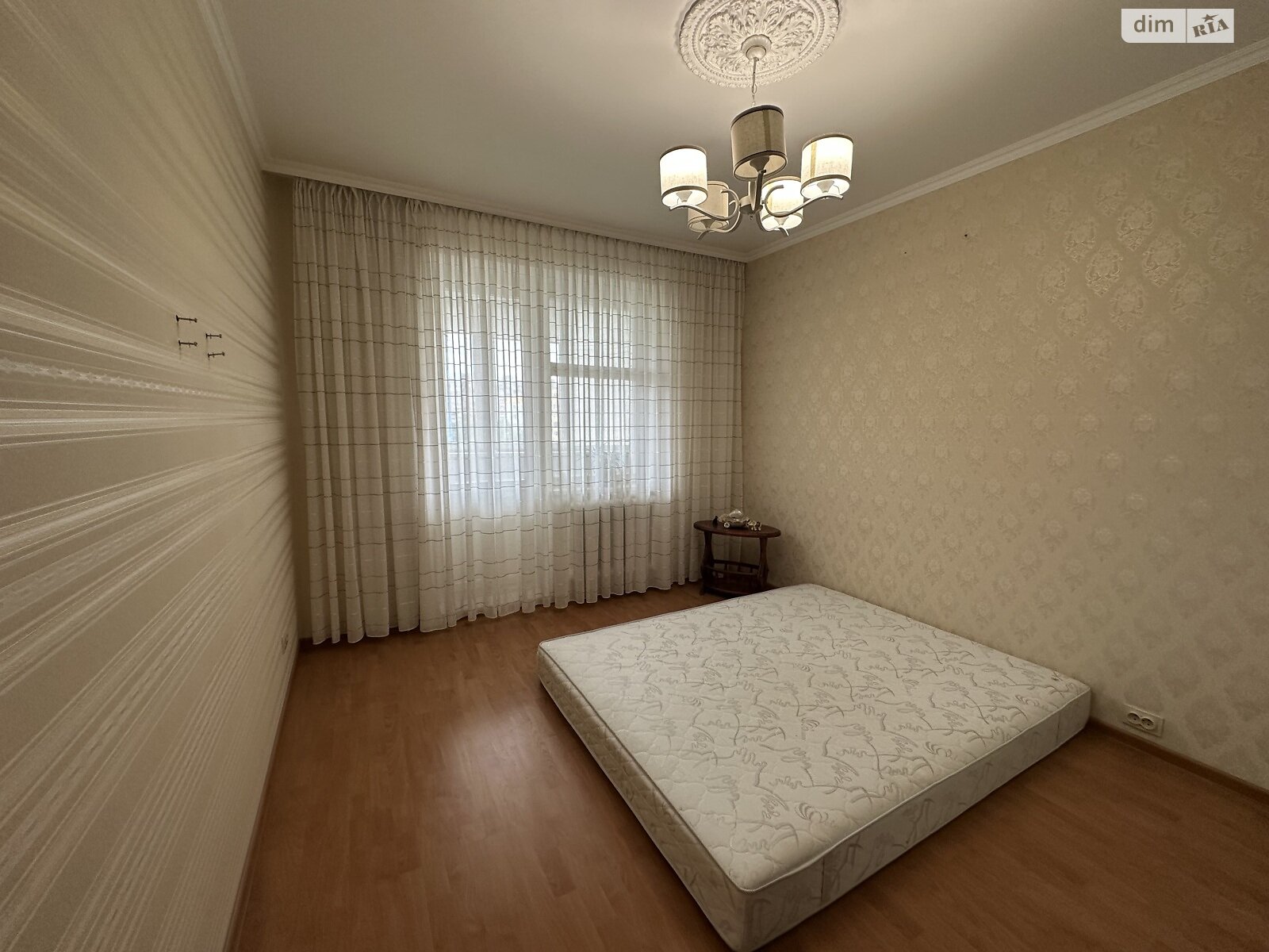 Продаж трикімнатної квартири в Рівному, на вул. Коновальця Євгена 6, район Північний фото 1