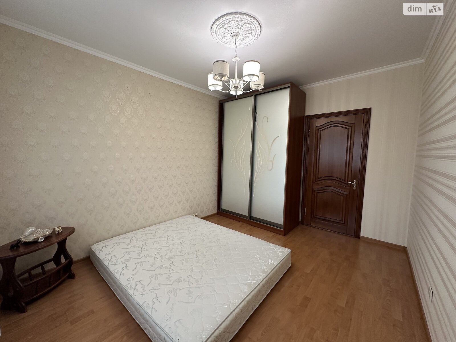 Продаж трикімнатної квартири в Рівному, на вул. Коновальця Євгена 6, район Північний фото 1