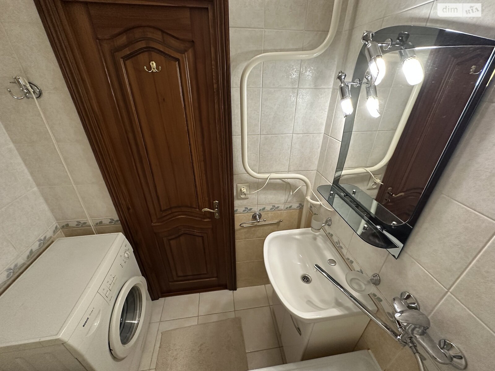 Продаж трикімнатної квартири в Рівному, на вул. Коновальця Євгена 6, район Північний фото 1