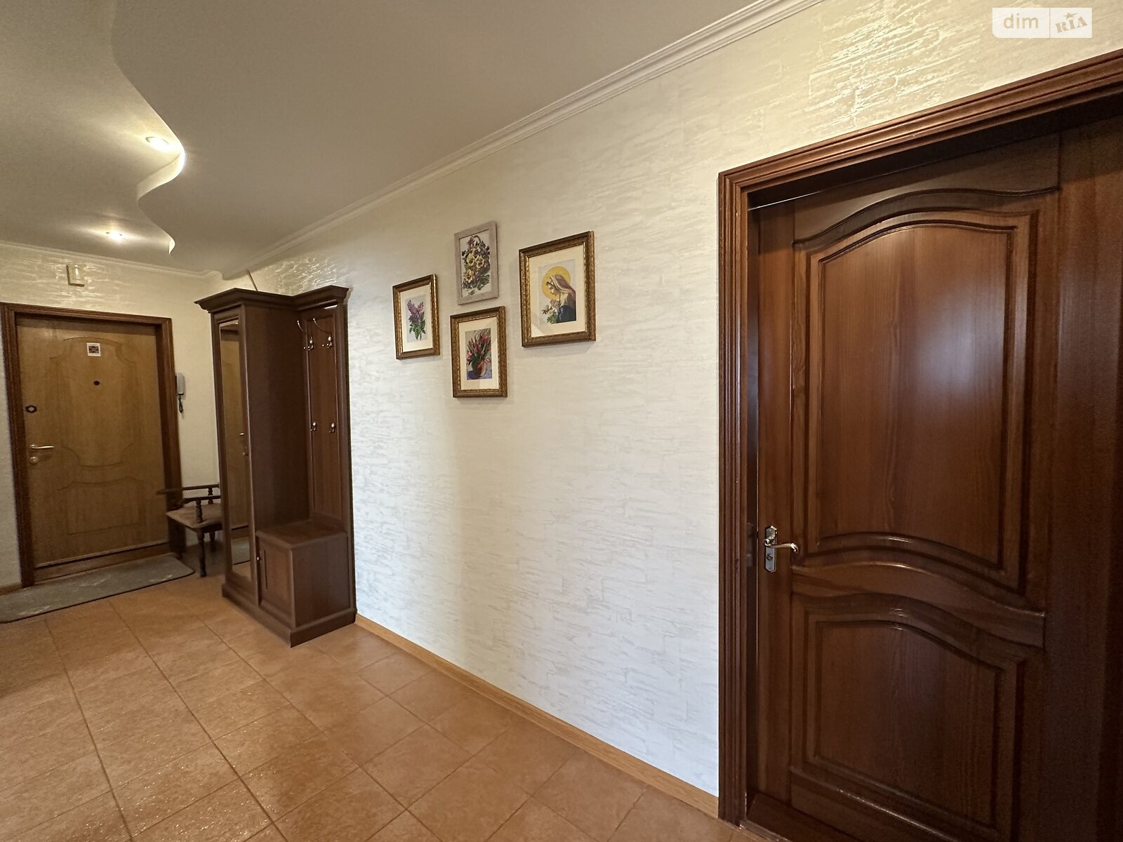 Продаж трикімнатної квартири в Рівному, на вул. Коновальця Євгена 6, район Північний фото 1