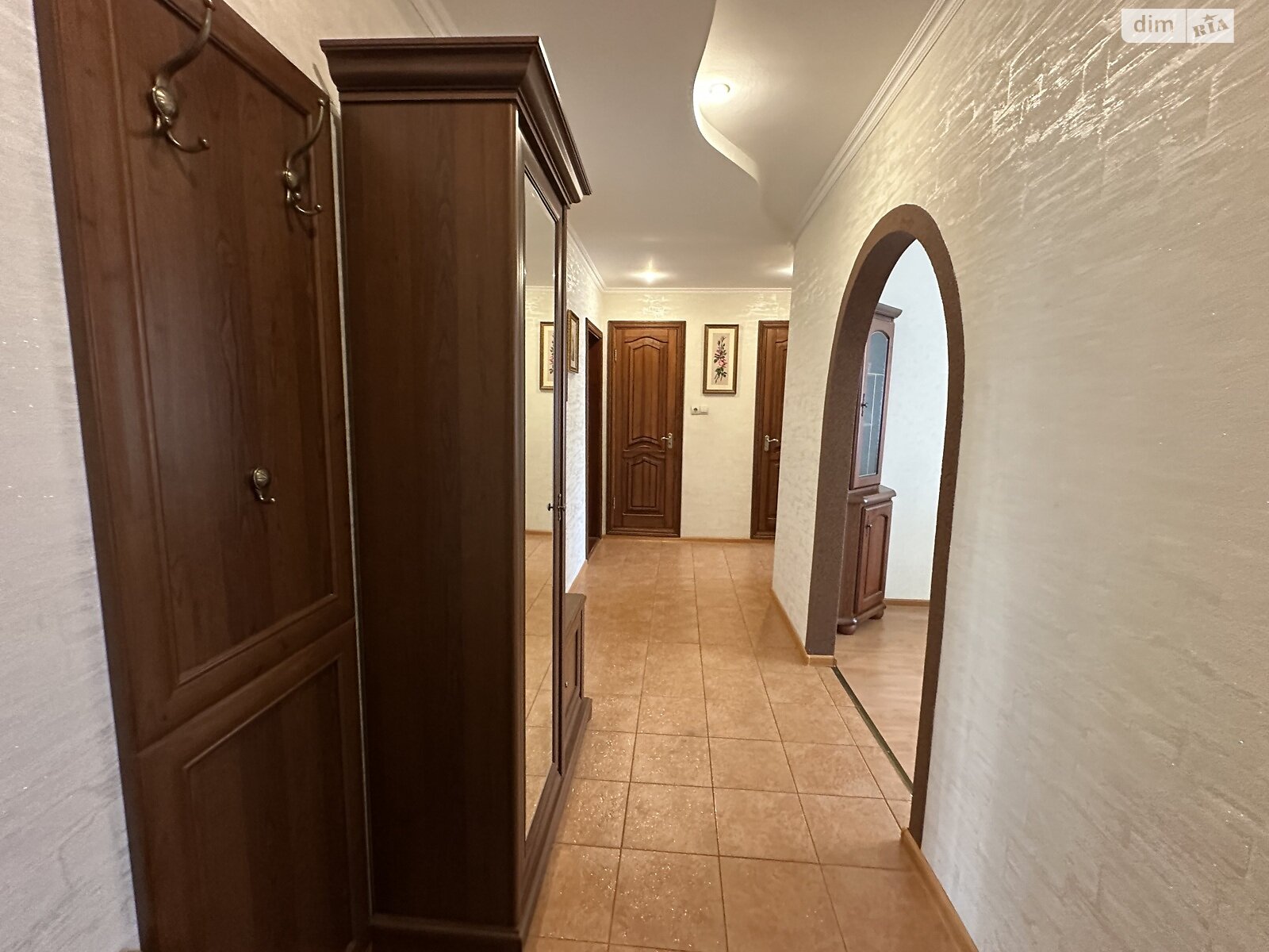 Продаж трикімнатної квартири в Рівному, на вул. Коновальця Євгена 6, район Північний фото 1