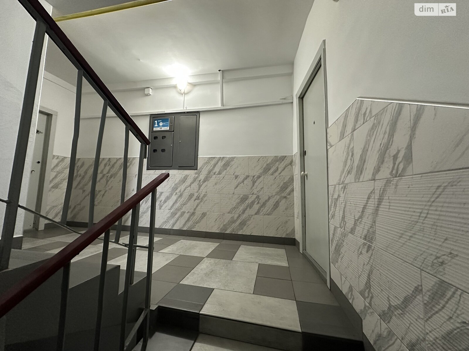 Продаж трикімнатної квартири в Рівному, на вул. Коновальця Євгена 6, район Північний фото 1