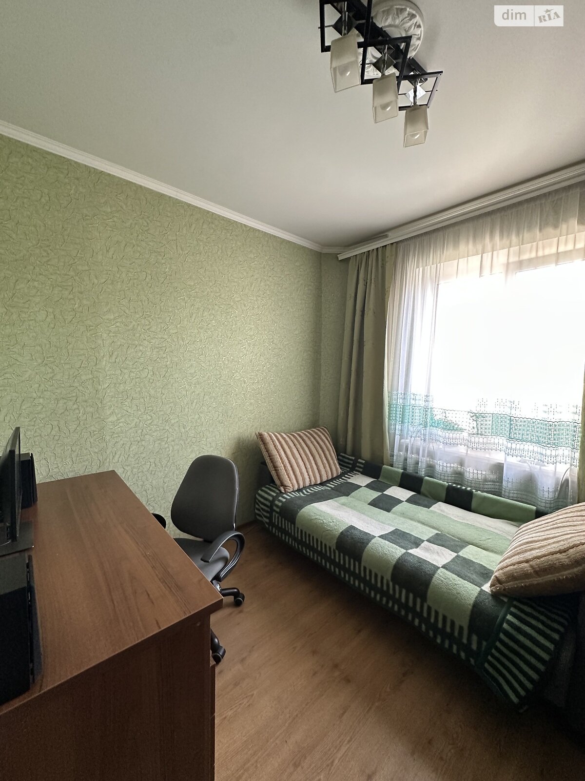 Продаж трикімнатної квартири в Рівному, на вул. Мельника Андрія, район Північний фото 1