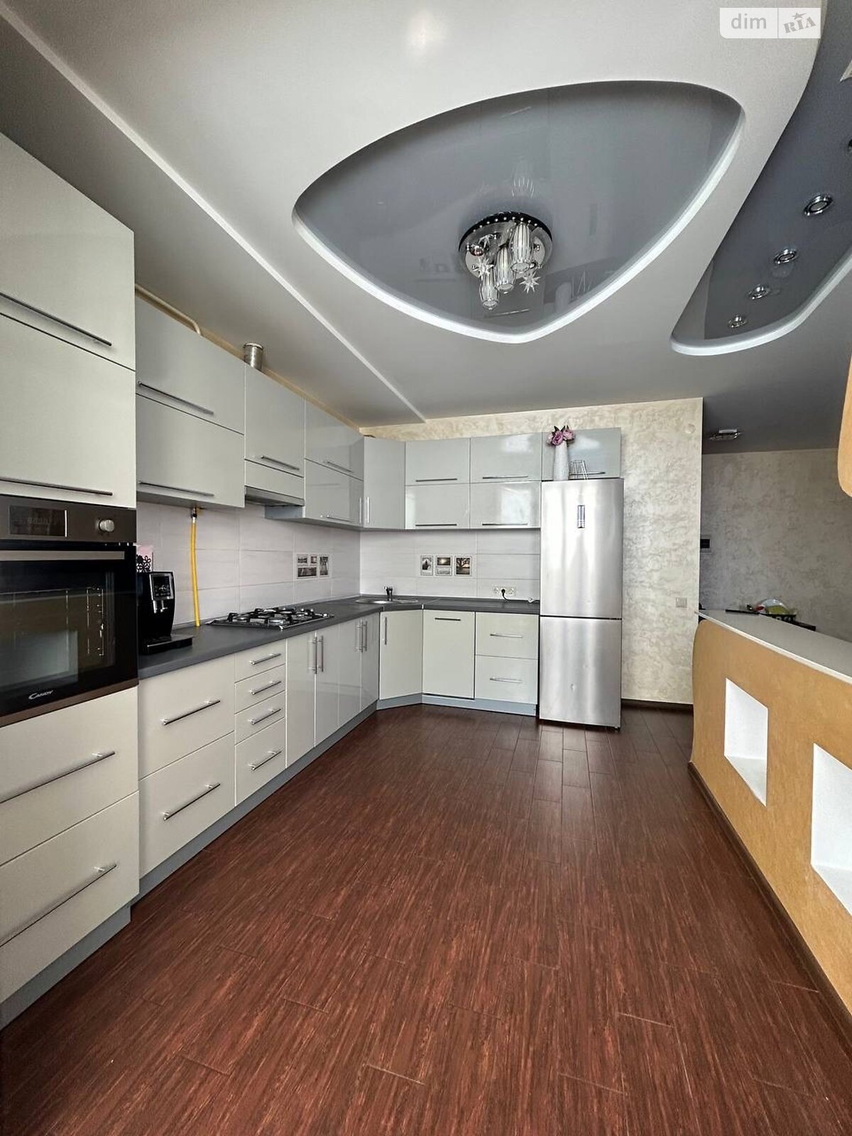 Продажа четырехкомнатной квартиры в Ровно, на ул. Соборная 285А, фото 1 Продажа четырехкомнатной квартиры в Ровно, на ул. Соборная 285А, фото 1