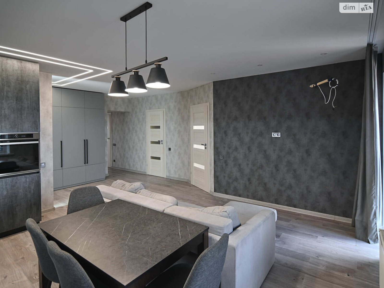 Продажа двухкомнатной квартиры в Ровно, на ул. 24 Августа 24, район Центр фото 1