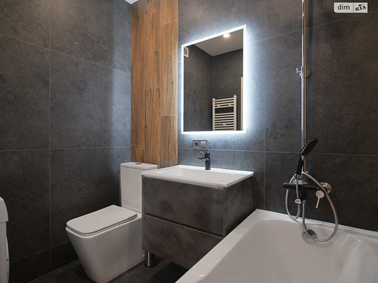 Продажа двухкомнатной квартиры в Ровно, на ул. 24 Августа 24, район Центр фото 1