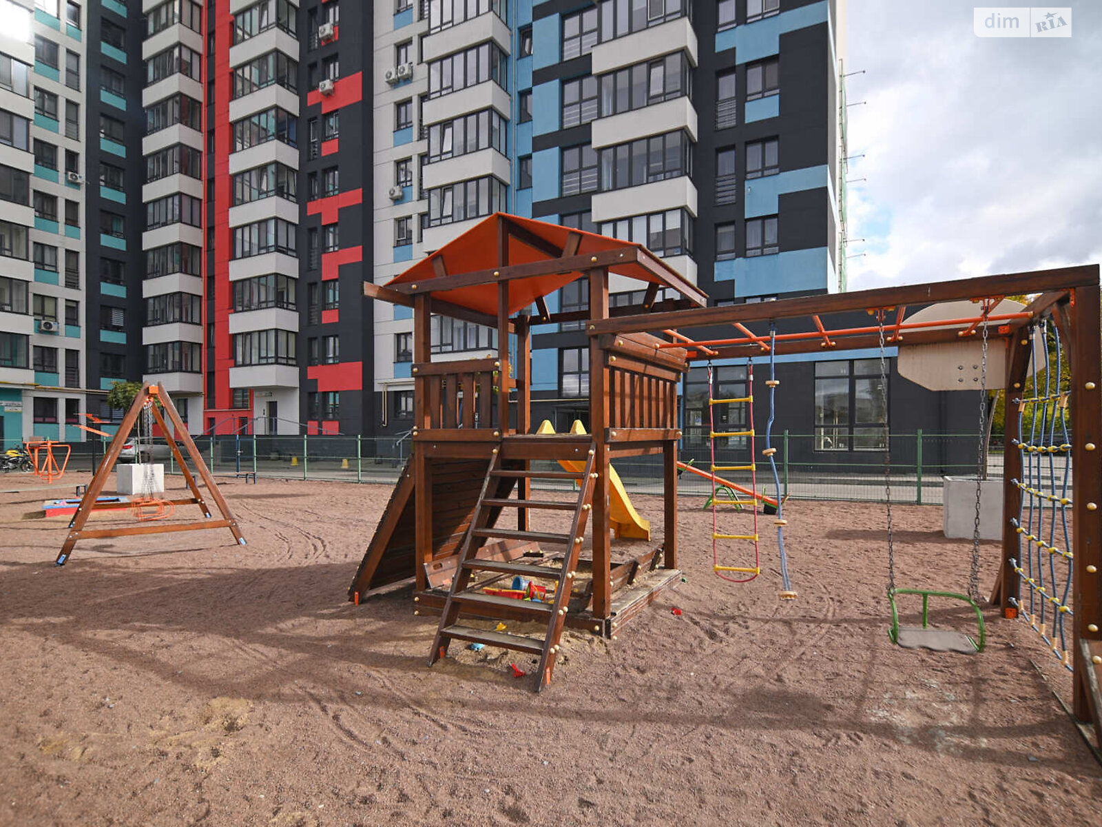 Продажа двухкомнатной квартиры в Ровно, на ул. 24 Августа 24, район Центр фото 1