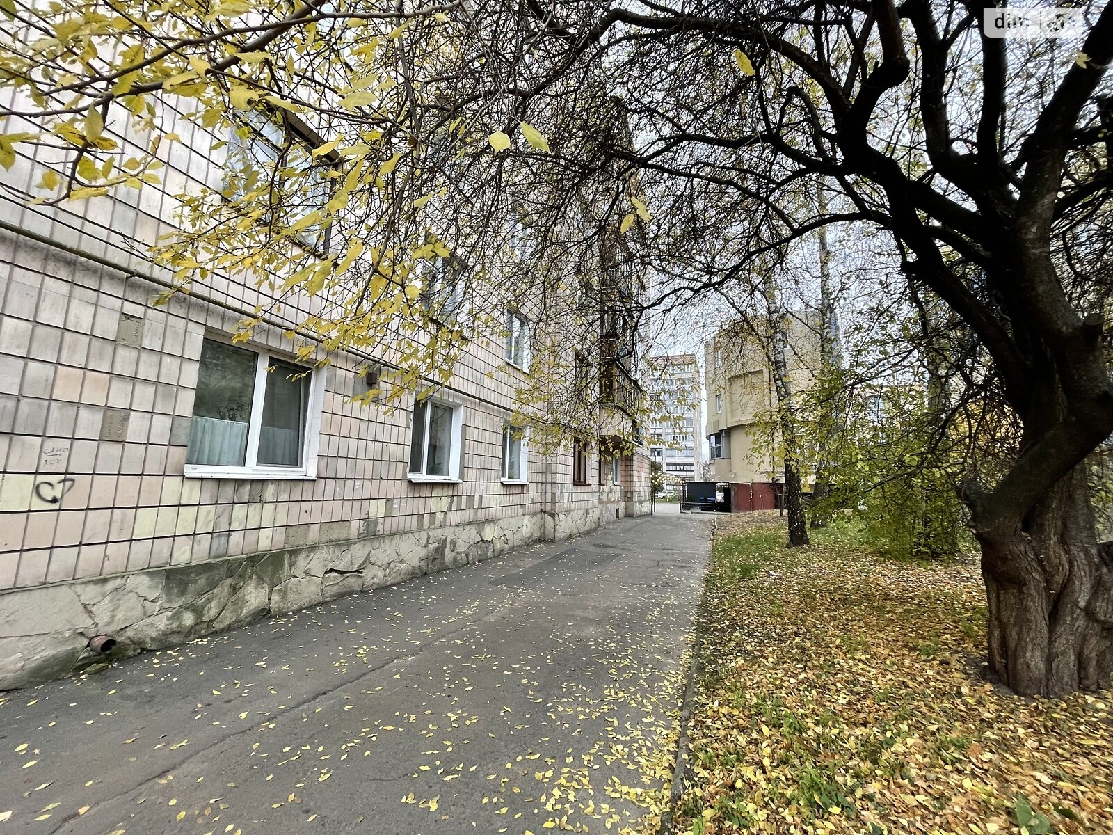 Продаж трикімнатної квартири в Рівному, на вул. Олександра Борисенка 3, кв. 3, район Центр фото 1 Продаж трикімнатної квартири в Рівному, на вул. Олександра Борисенка 3, кв. 3, район Центр фото 1