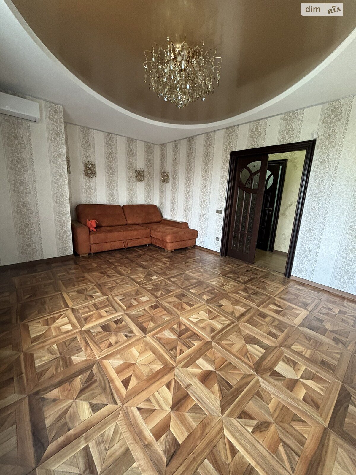 Продажа трехкомнатной квартиры в Ровно, на ул. Казимира Любомирского 8, район Центр фото 1