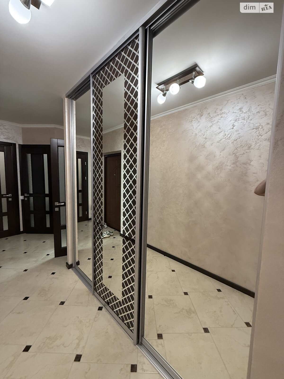 Продаж двокімнатної квартири в Рівному, на вул. Чорновола В'ячеслава 60, кв. 46, район Центр фото 1 Продаж двокімнатної квартири в Рівному, на вул. Чорновола В'ячеслава 60, кв. 46, район Центр фото 1