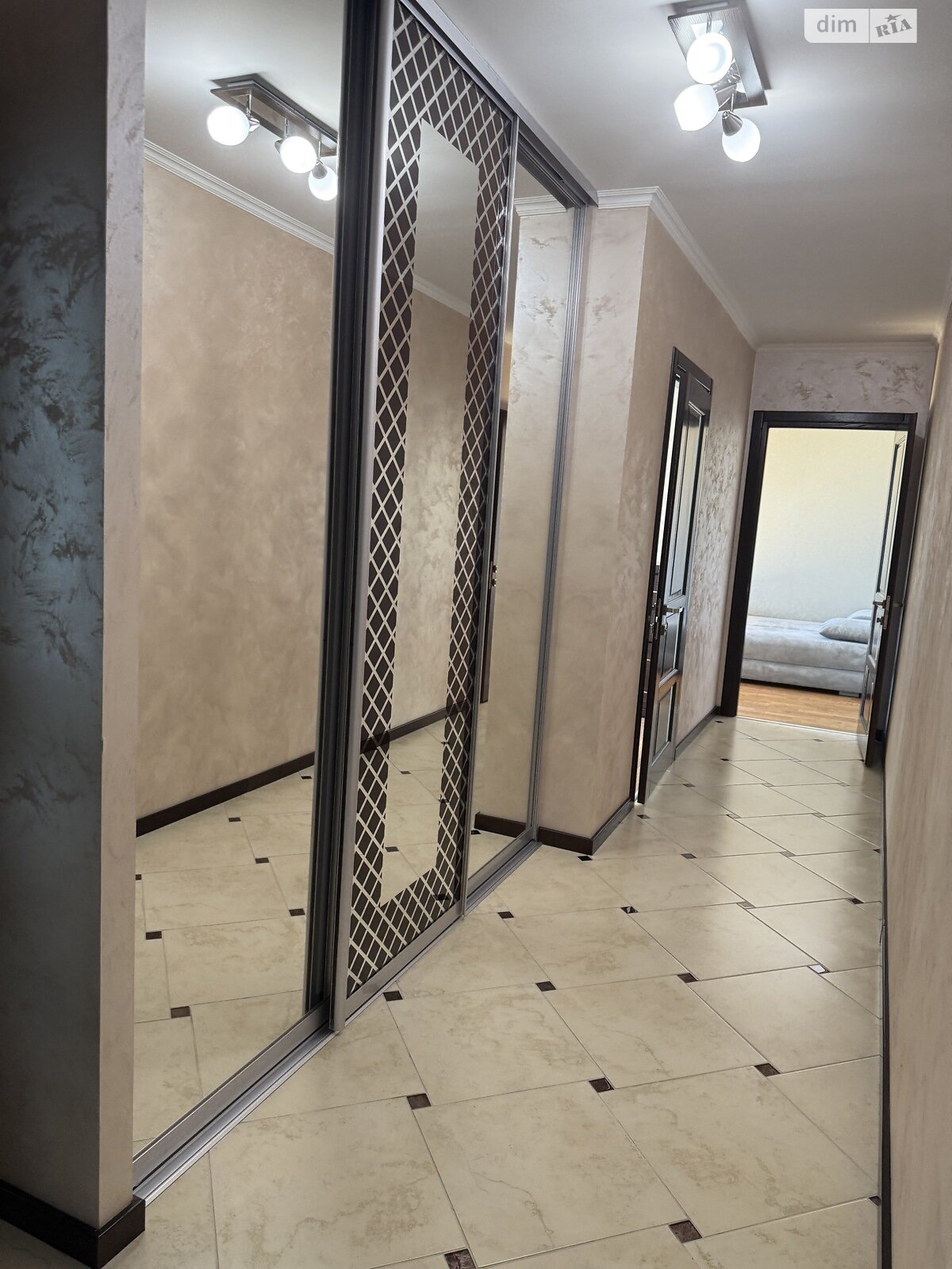 Продаж двокімнатної квартири в Рівному, на вул. Чорновола В'ячеслава 60, кв. 46, район Центр фото 1 Продаж двокімнатної квартири в Рівному, на вул. Чорновола В'ячеслава 60, кв. 46, район Центр фото 1