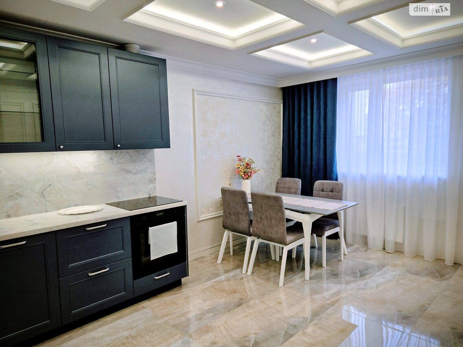 Продаж трикімнатної квартири в Рівному, на вул. Драгоманова, район Центр фото 1