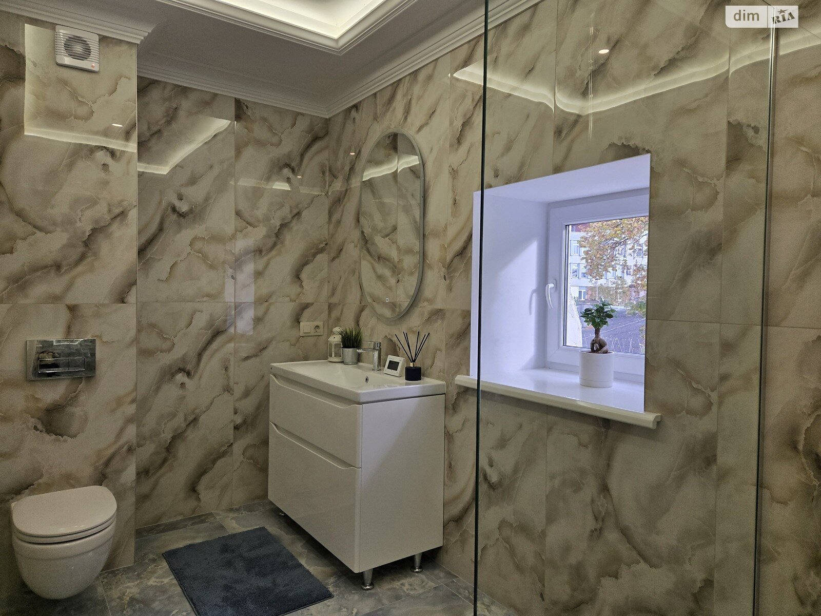 Продаж трикімнатної квартири в Рівному, на вул. Драгоманова, район Центр фото 1