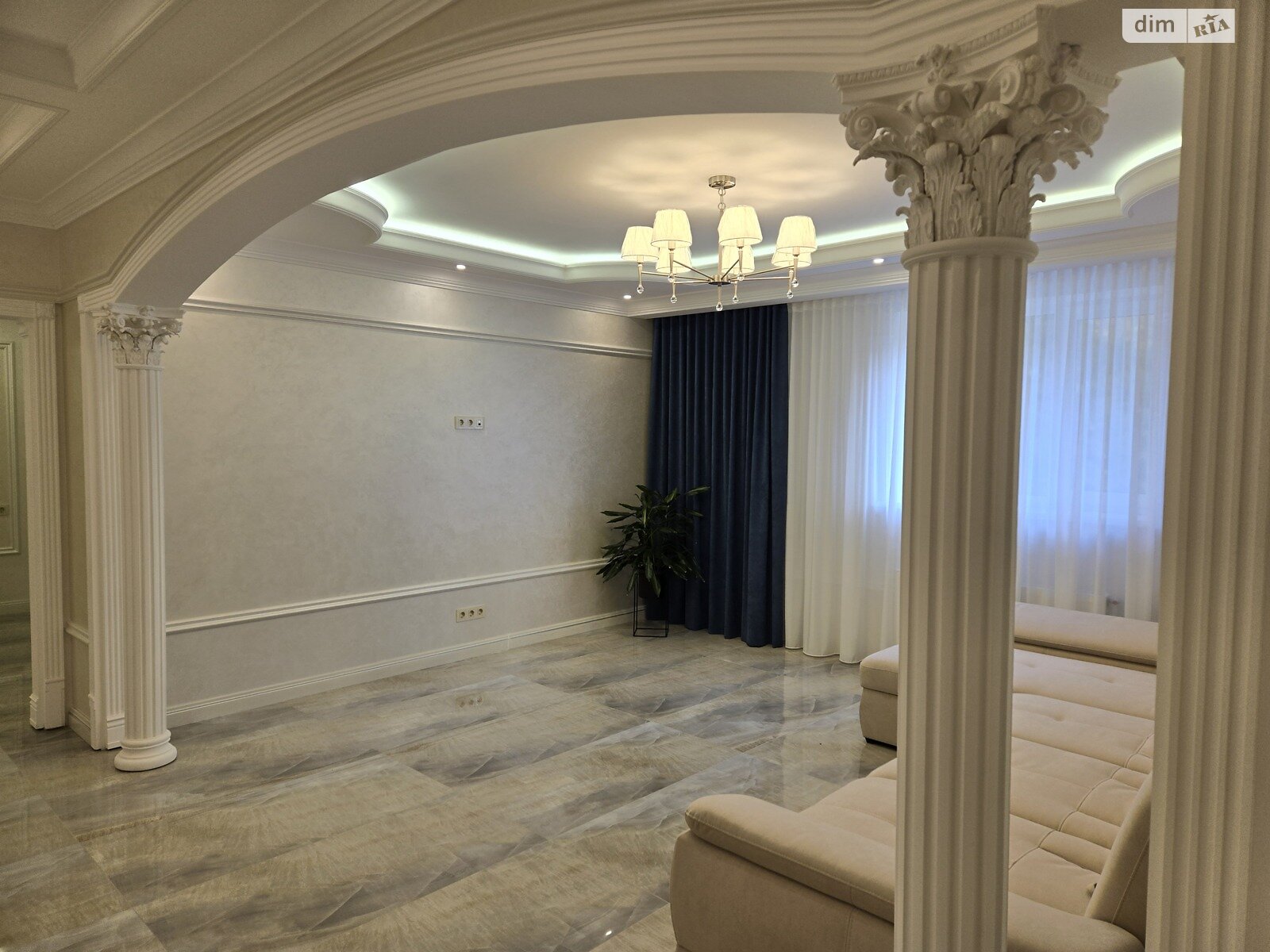 Продаж трикімнатної квартири в Рівному, на вул. Драгоманова, район Центр фото 1