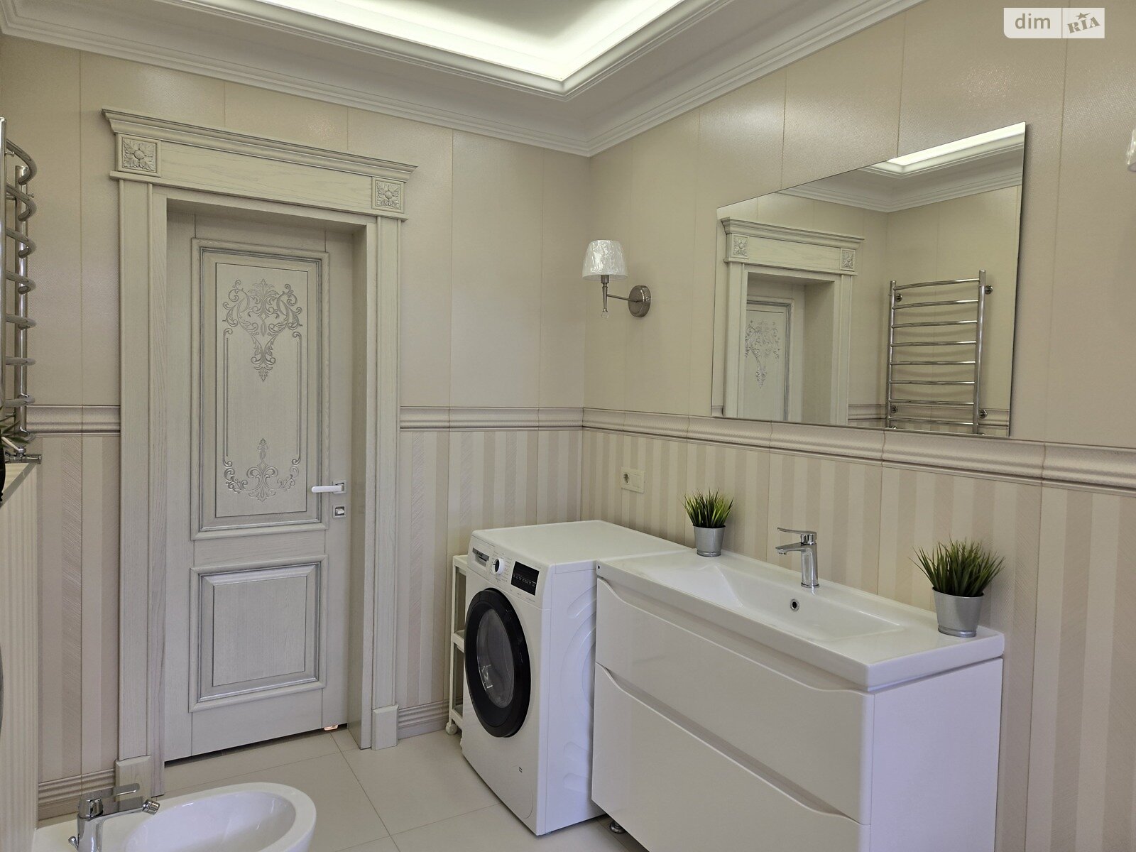 Продаж трикімнатної квартири в Рівному, на вул. Драгоманова, район Центр фото 1