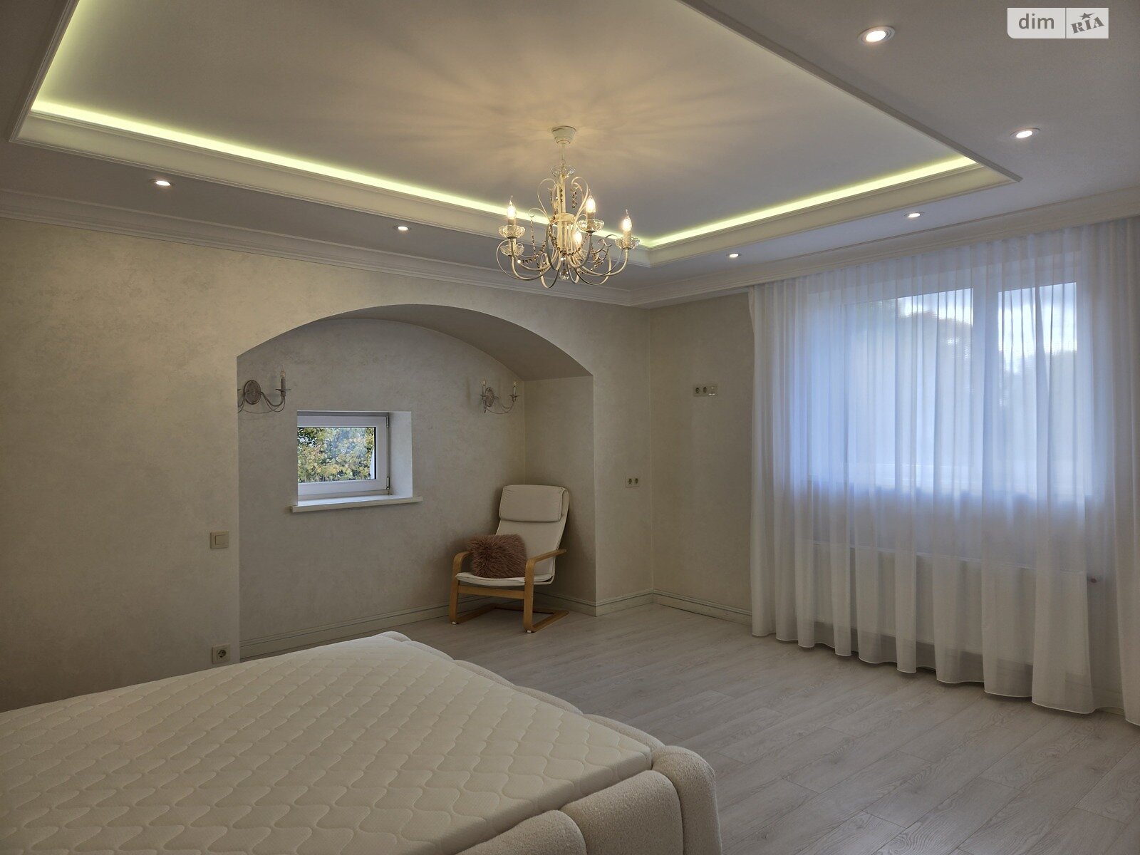 Продаж трикімнатної квартири в Рівному, на вул. Драгоманова, район Центр фото 1