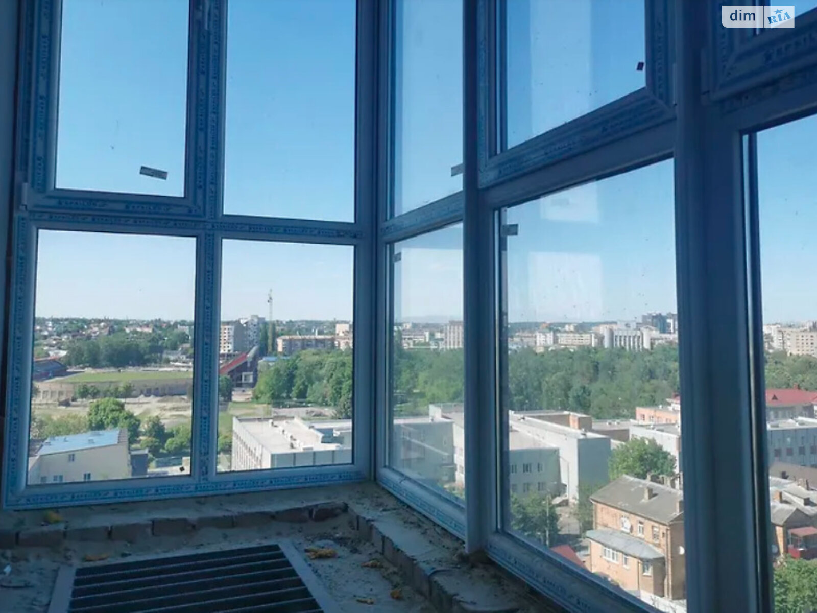 Продажа двухкомнатной квартиры в Ровно, на ул. Степана Бандеры, район Центр фото 1