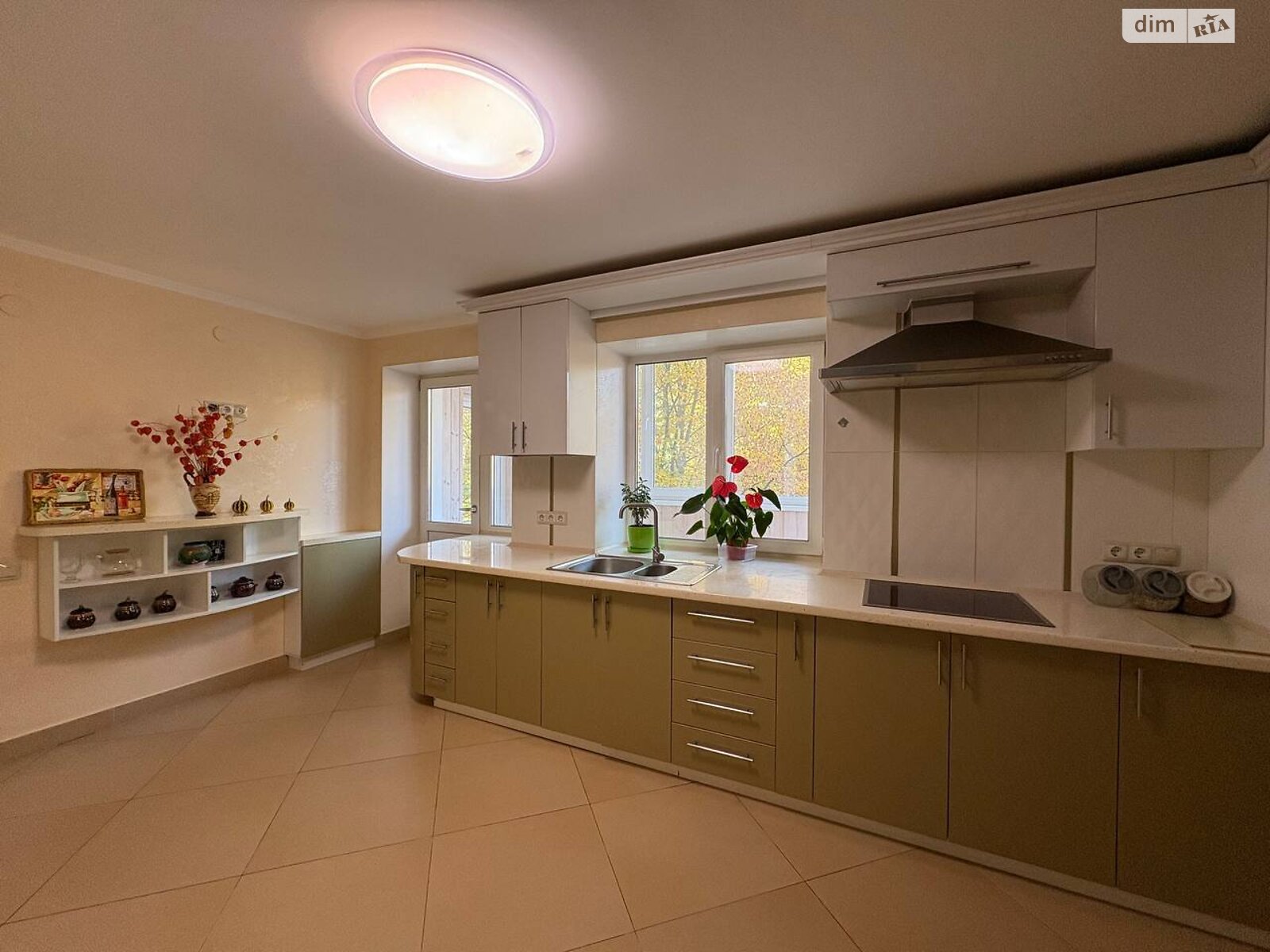 Продажа двухкомнатной квартиры в Ровно, на ул. Княгини Ольги 8, район Центр фото 1 Продажа двухкомнатной квартиры в Ровно, на ул. Княгини Ольги 8, район Центр фото 1