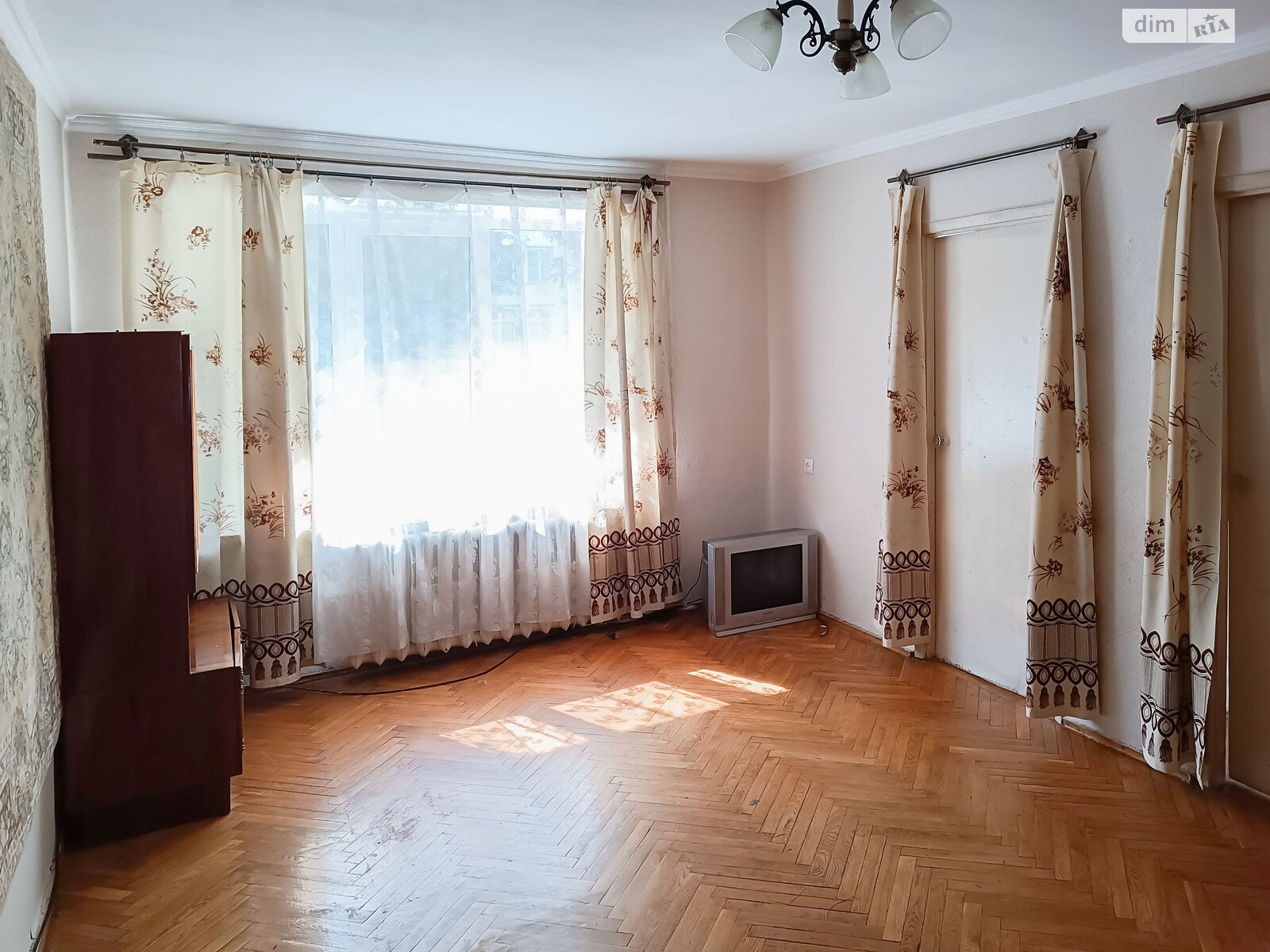 Продаж чотирикімнатної квартири в Рівному, на вул. Крушельницької Соломії 52А, район Центр фото 1 Продаж чотирикімнатної квартири в Рівному, на вул. Крушельницької Соломії 52А, район Центр фото 1