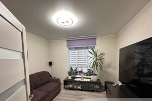 Продаж трикімнатної квартири в Рівному, на вул. Міцкевича, район Центр фото 2