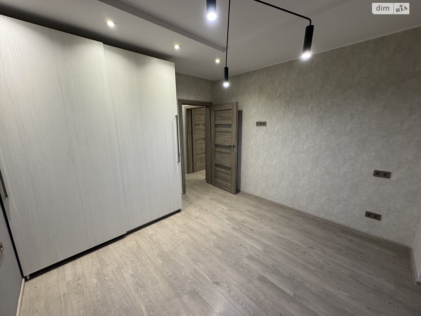 Продажа трехкомнатной квартиры в Ровно, на ул. Мицкевича 130, район Центр фото 1 Продажа трехкомнатной квартиры в Ровно, на ул. Мицкевича 130, район Центр фото 1
