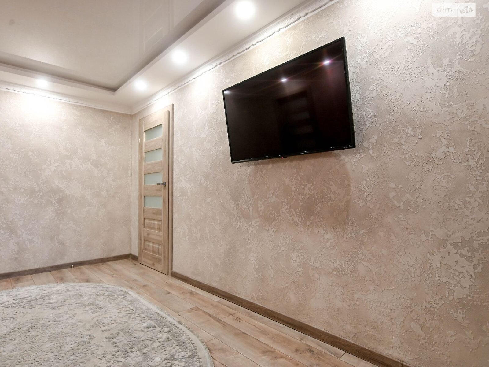 Продажа трехкомнатной квартиры в Ровно, на ул. Мицкевича, район Центр фото 1 Продажа трехкомнатной квартиры в Ровно, на ул. Мицкевича, район Центр фото 1