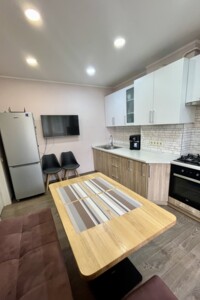 Продаж трикімнатної квартири в Рівному, на вул. Міцкевича 130, район Центр фото 2