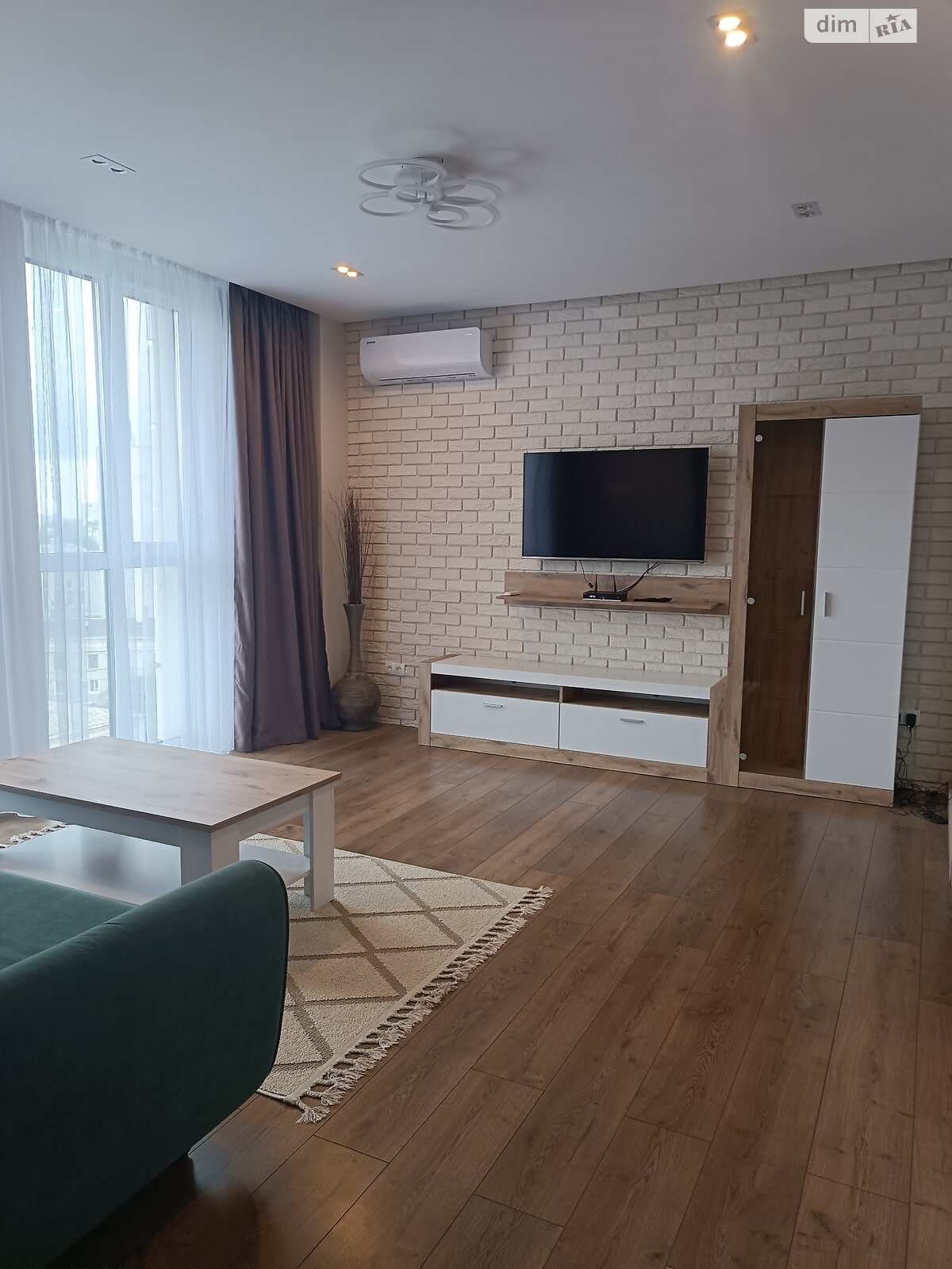 Продажа трехкомнатной квартиры в Ровно, на ул. Саймона Смита 10, район Центр фото 1 Продажа трехкомнатной квартиры в Ровно, на ул. Саймона Смита 10, район Центр фото 1