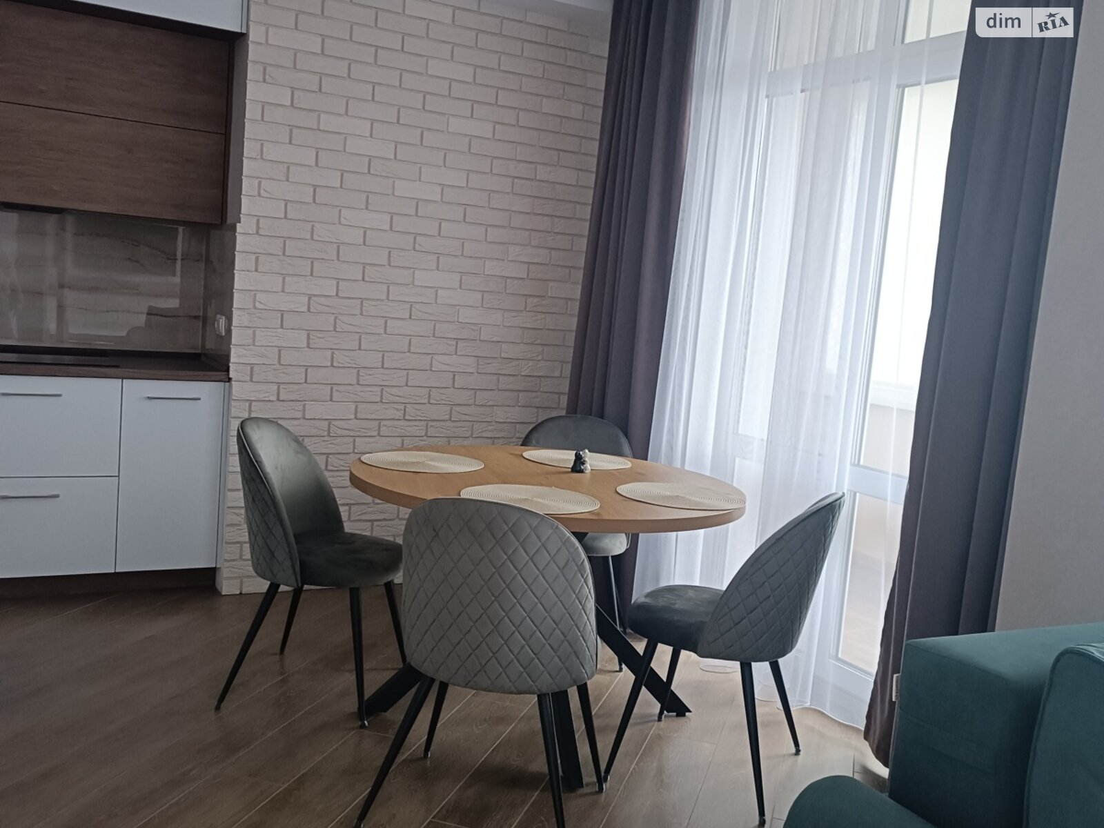 Продажа трехкомнатной квартиры в Ровно, на ул. Саймона Смита 10, район Центр фото 1 Продажа трехкомнатной квартиры в Ровно, на ул. Саймона Смита 10, район Центр фото 1