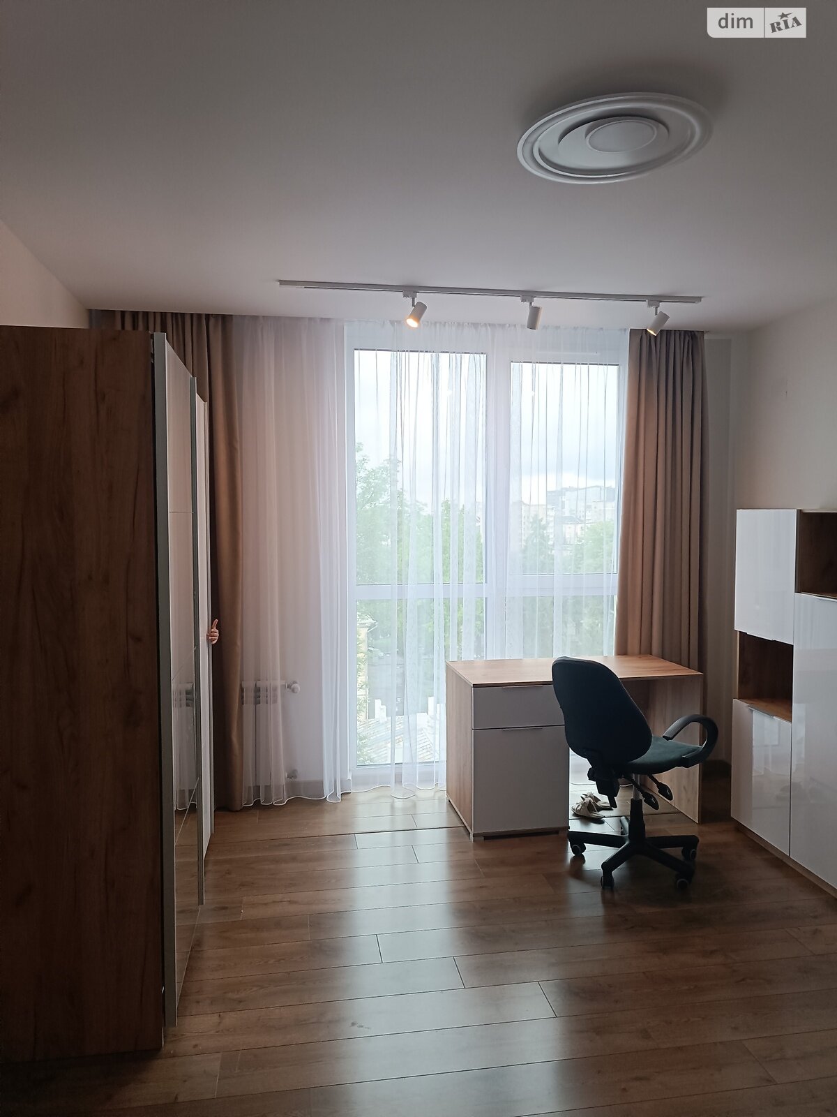 Продажа трехкомнатной квартиры в Ровно, на ул. Саймона Смита 10, район Центр фото 1 Продажа трехкомнатной квартиры в Ровно, на ул. Саймона Смита 10, район Центр фото 1