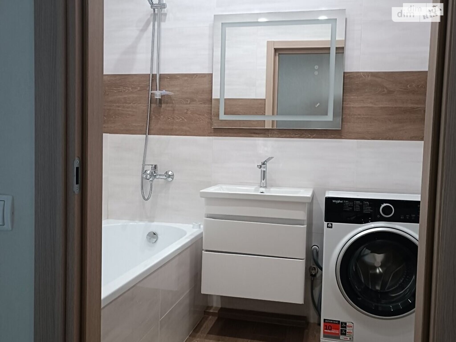 Продаж трикімнатної квартири в Рівному, на вул. Саймона Сміта, район Центр фото 1 Продаж трикімнатної квартири в Рівному, на вул. Саймона Сміта, район Центр фото 1
