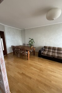 Продаж чотирикімнатної квартири в Рівному, на вул. Соборна, район Центр фото 2