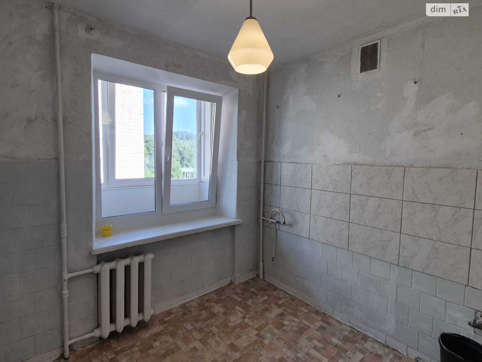 Продажа трехкомнатной квартиры в Ровно, на ул. Соборная 36, район Центр фото 1 Продажа трехкомнатной квартиры в Ровно, на ул. Соборная 36, район Центр фото 1