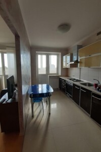 Продажа четырехкомнатной квартиры в Ровно, на ул. Соборная 63, район Центр фото 2 Продажа четырехкомнатной квартиры в Ровно, на ул. Соборная 63, район Центр фото 2