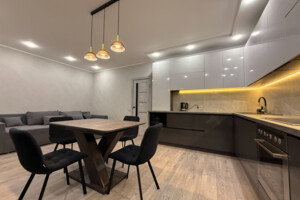 Продажа однокомнатной квартиры в Ровно, на ул. Соборная 16, кв. 9, район Центр фото 2