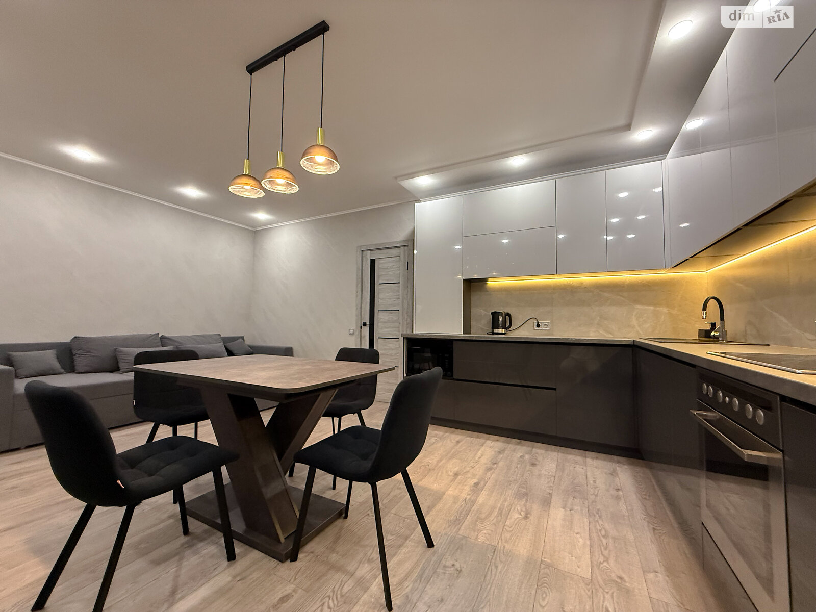 Продажа однокомнатной квартиры в Ровно, на ул. Соборная 16, кв. 9, район Центр фото 1