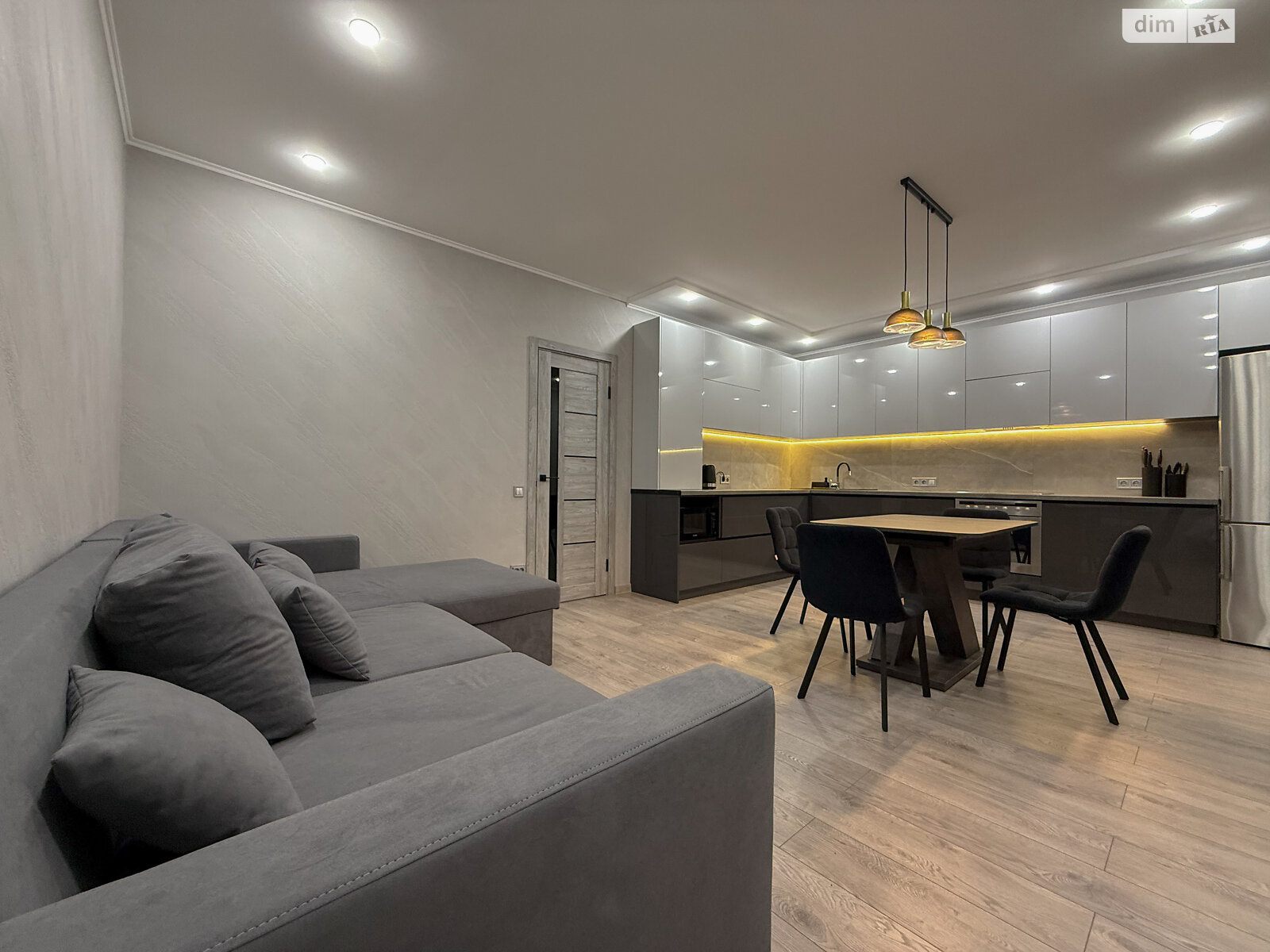 Продажа однокомнатной квартиры в Ровно, на ул. Соборная 16, кв. 9, район Центр фото 1