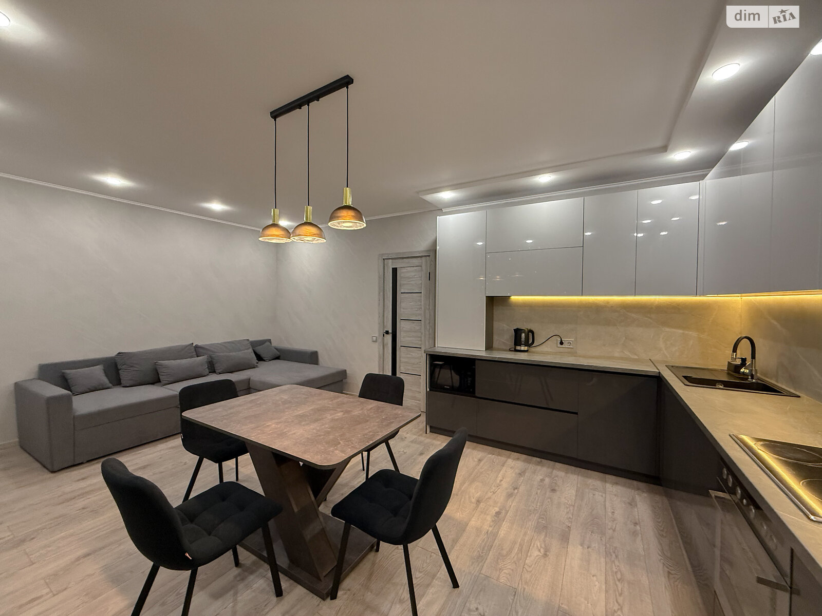 Продажа однокомнатной квартиры в Ровно, на ул. Соборная 16, кв. 9, район Центр фото 1