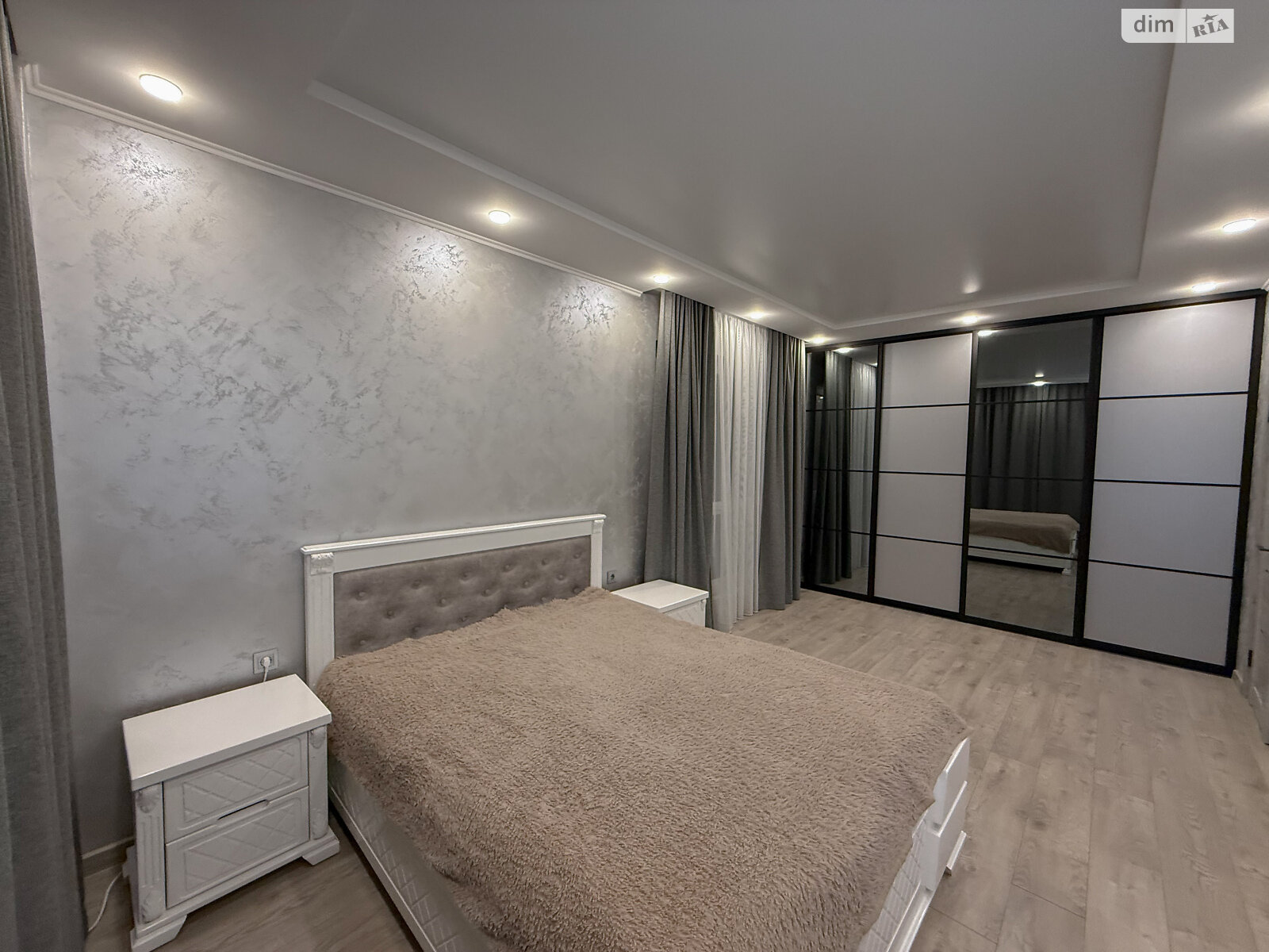 Продажа однокомнатной квартиры в Ровно, на ул. Соборная 16, кв. 9, район Центр фото 1