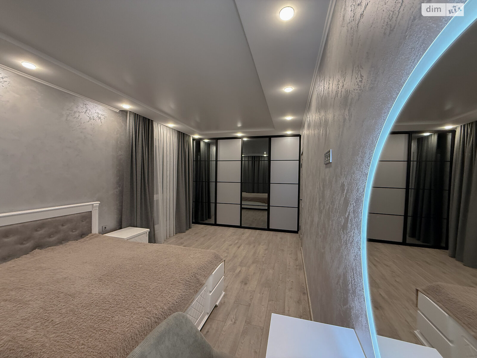 Продажа однокомнатной квартиры в Ровно, на ул. Соборная 16, кв. 9, район Центр фото 1